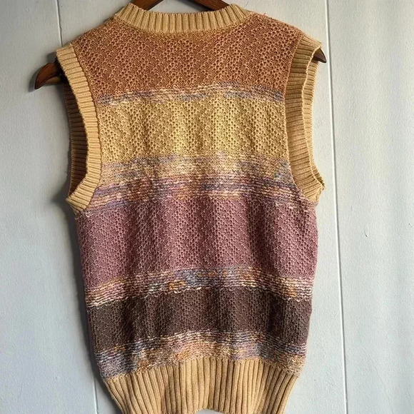90s vintage sweater vest size medium - Picture 7 of 8